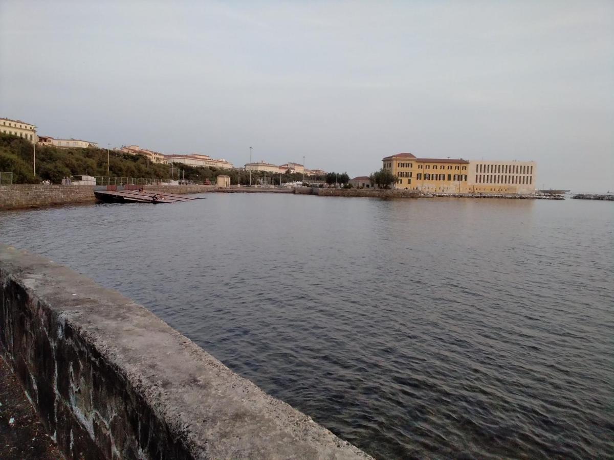 Casina Del Porto Villa Livorno Exteriör bild