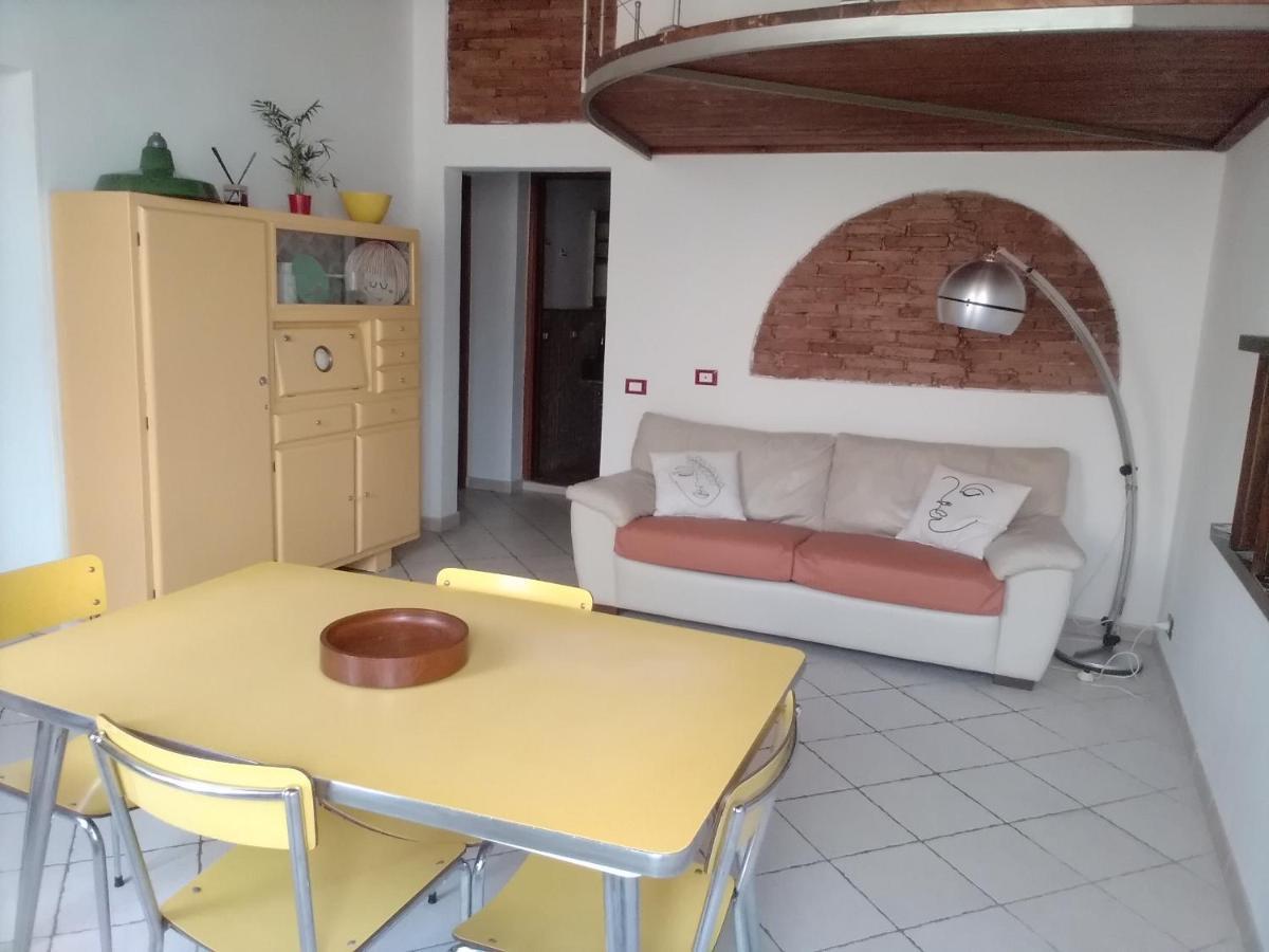 Casina Del Porto Villa Livorno Exteriör bild